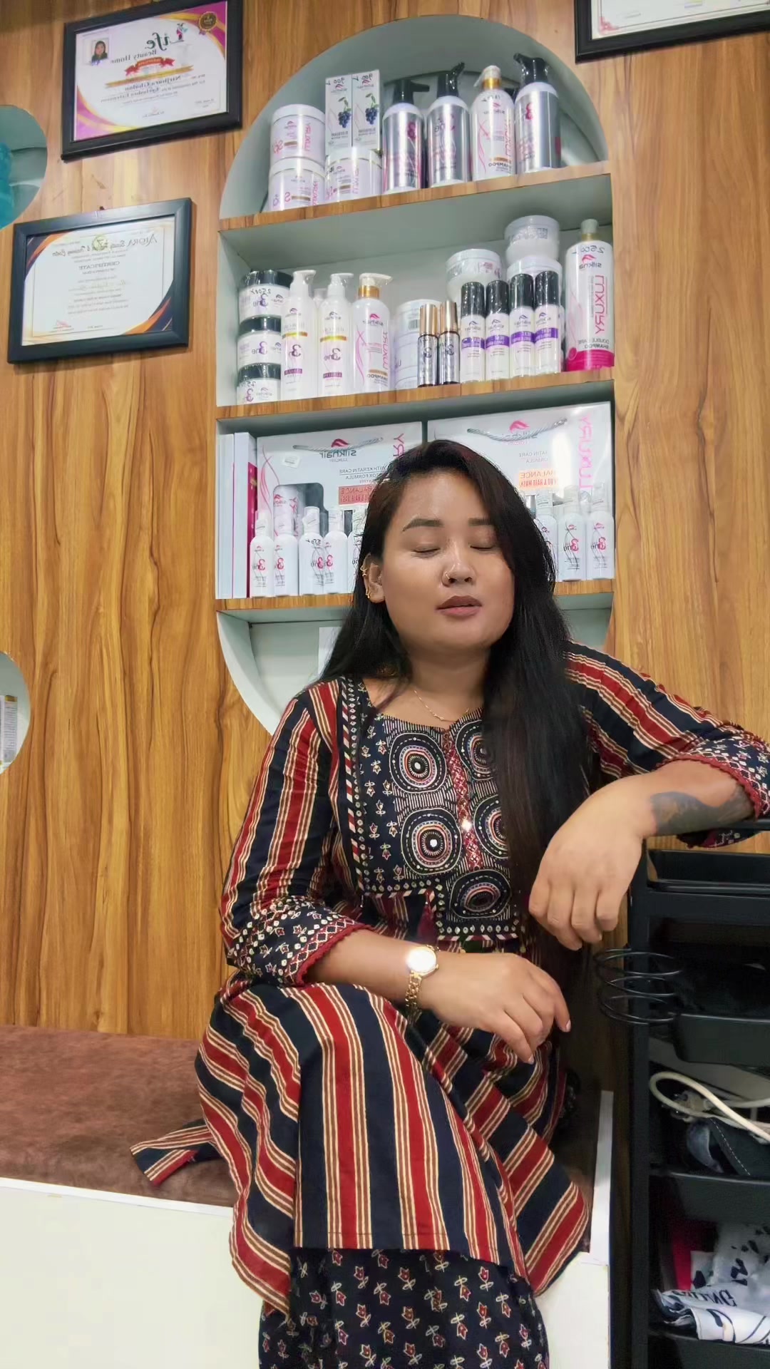 @रिना घलान
