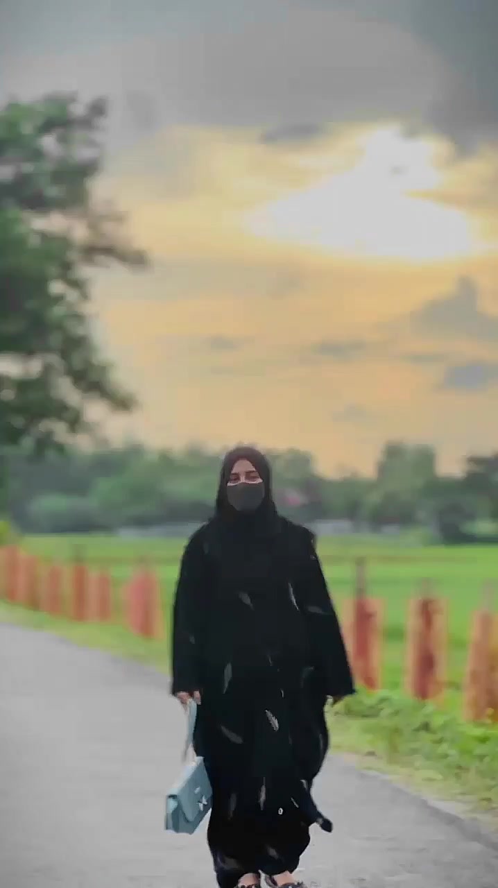 @SaFaMoNi🥀