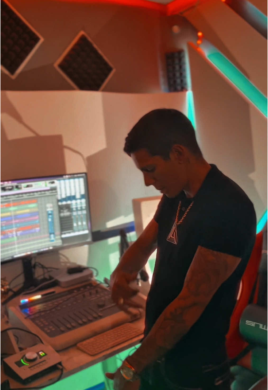 @Alex Logos