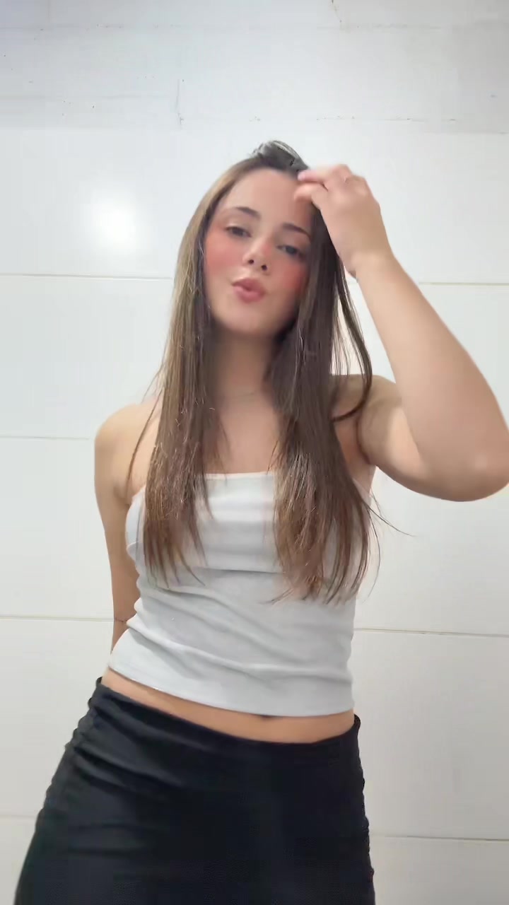 @Vickyy