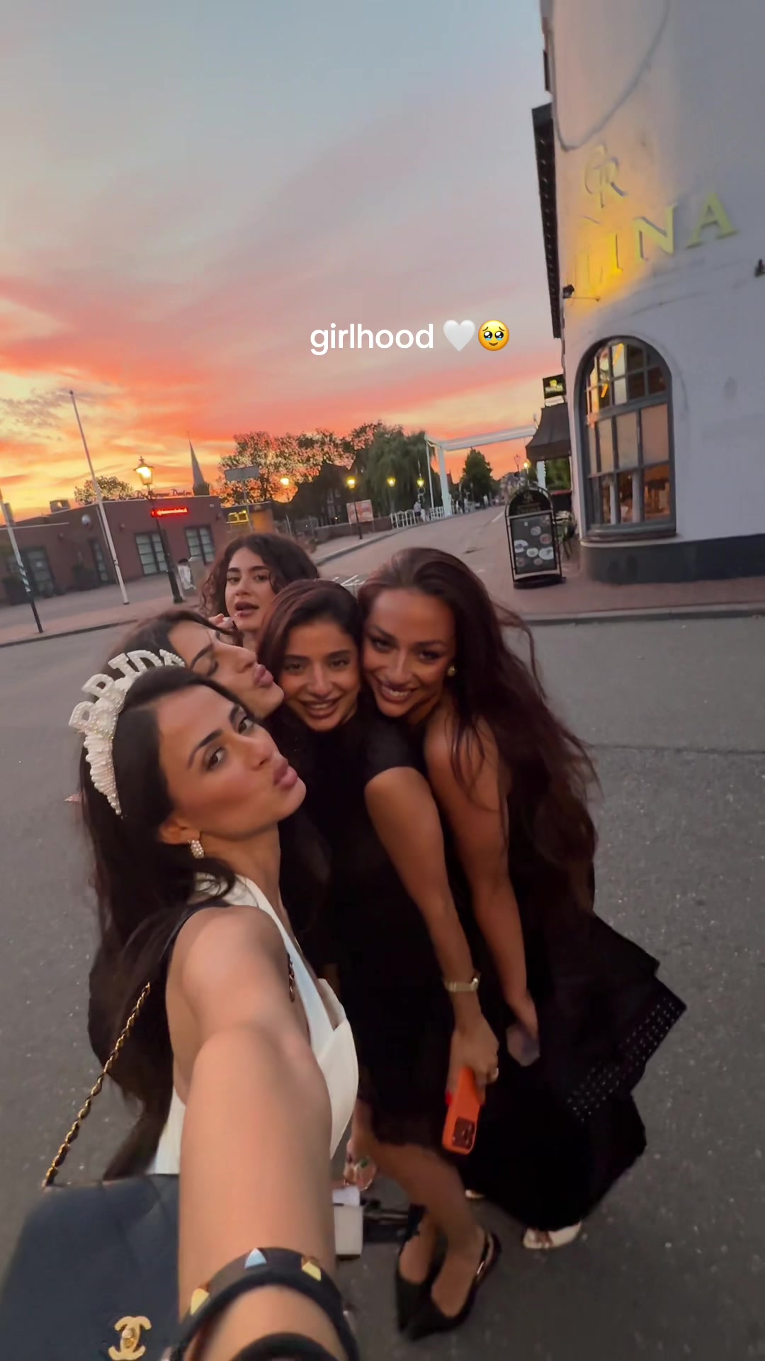 @Yalda Kar