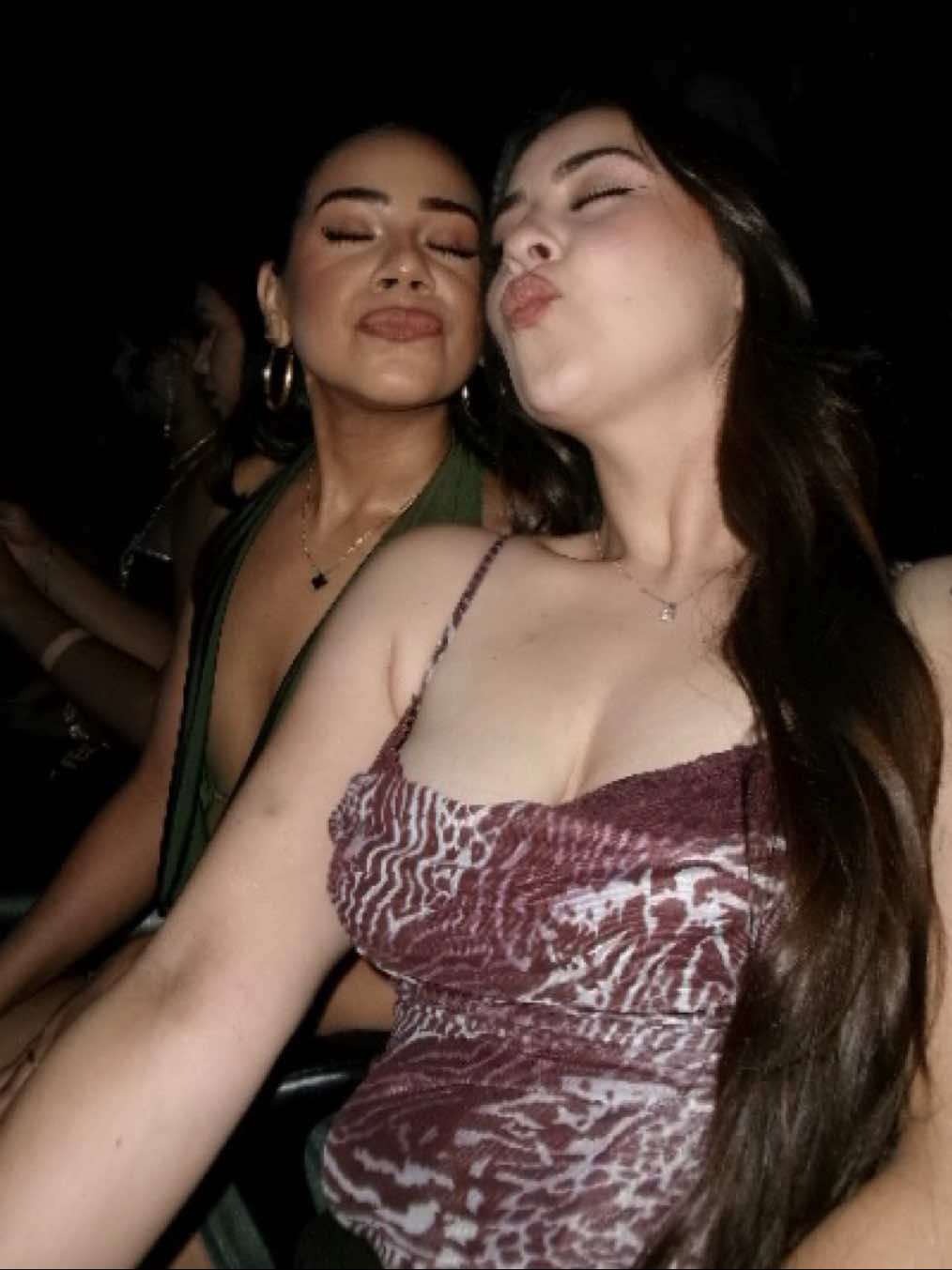 @E L L I E