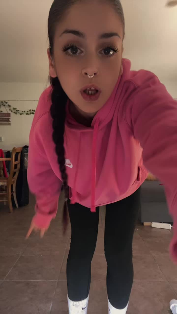 @🩷Mae_vaa🦘