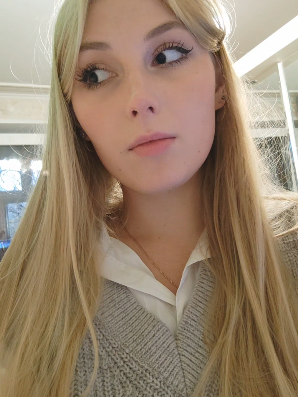 @😨