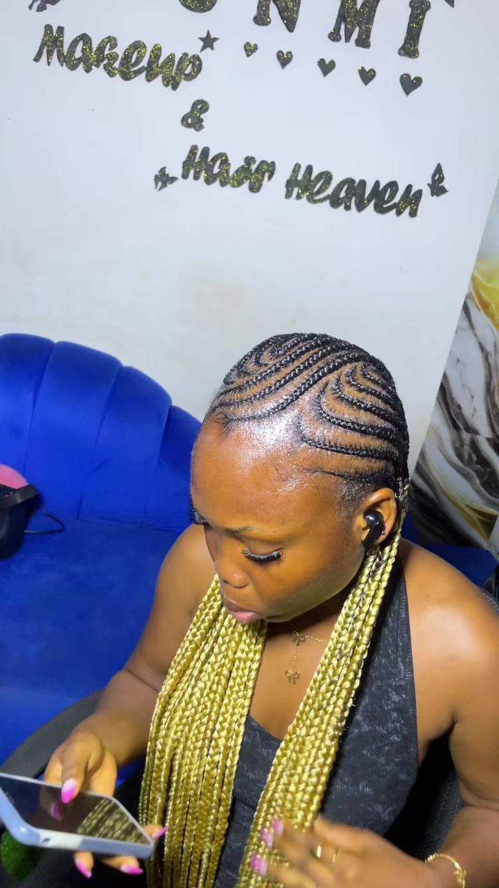 @Wunmi’s makeup&hair heaven