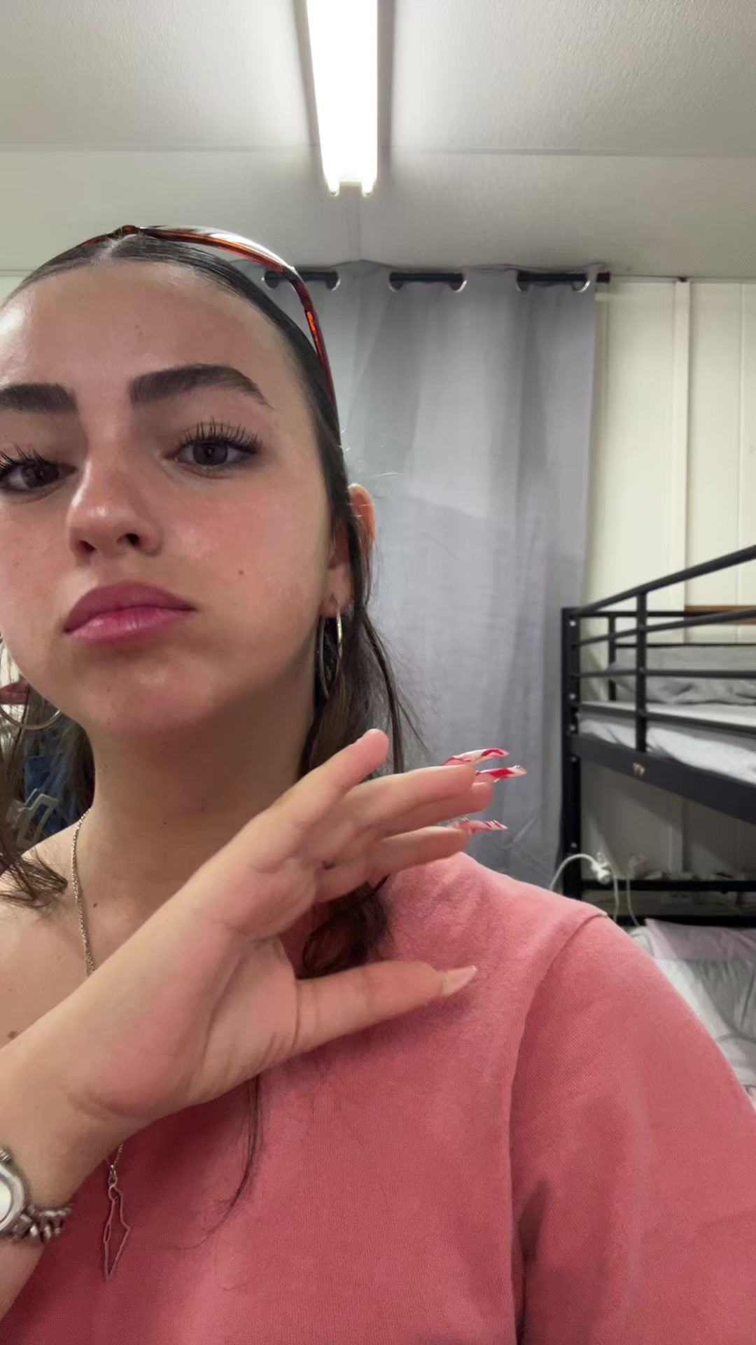 @Avivooshð