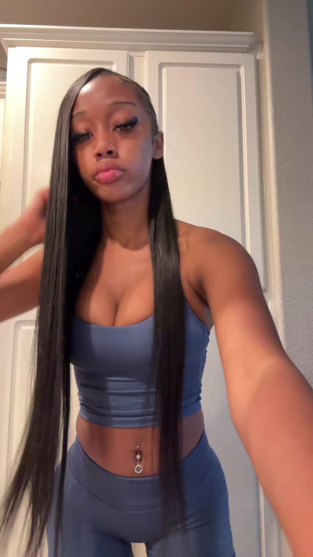 @mouthfullofninii