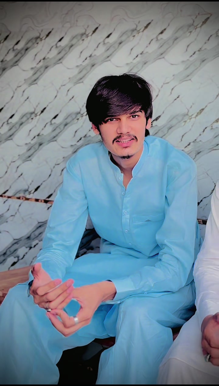 @𝐌 𝐀 𝐍 𝐈 ✓🫰🏻