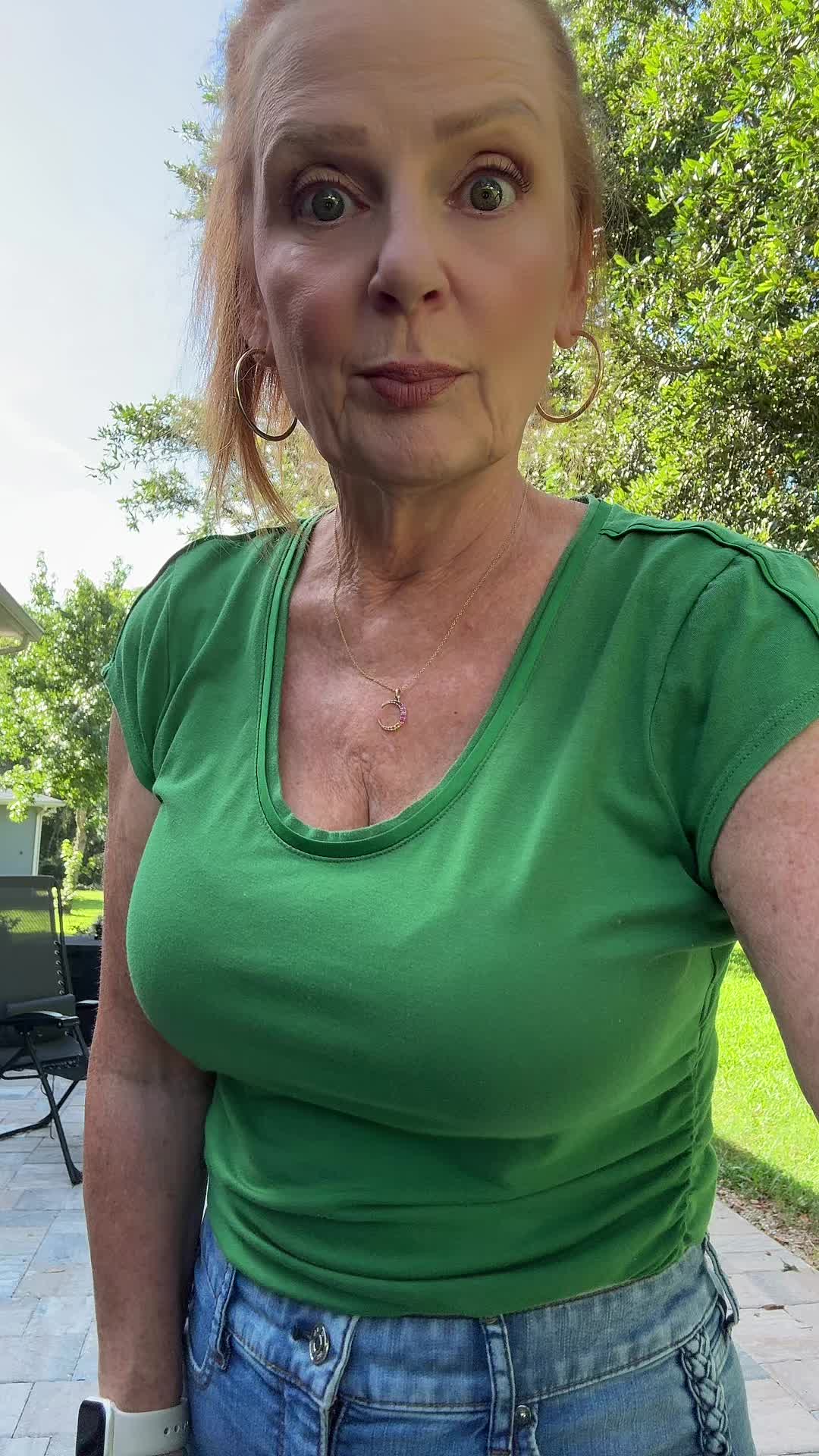 @PurseLadyLaura