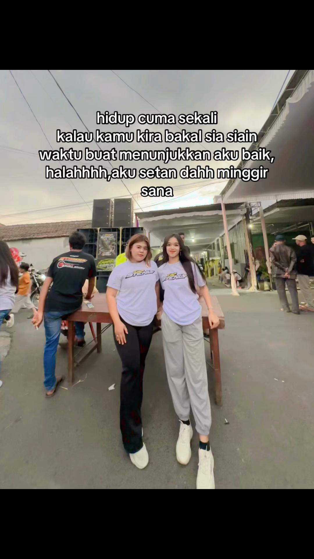 @Apriliaaaa