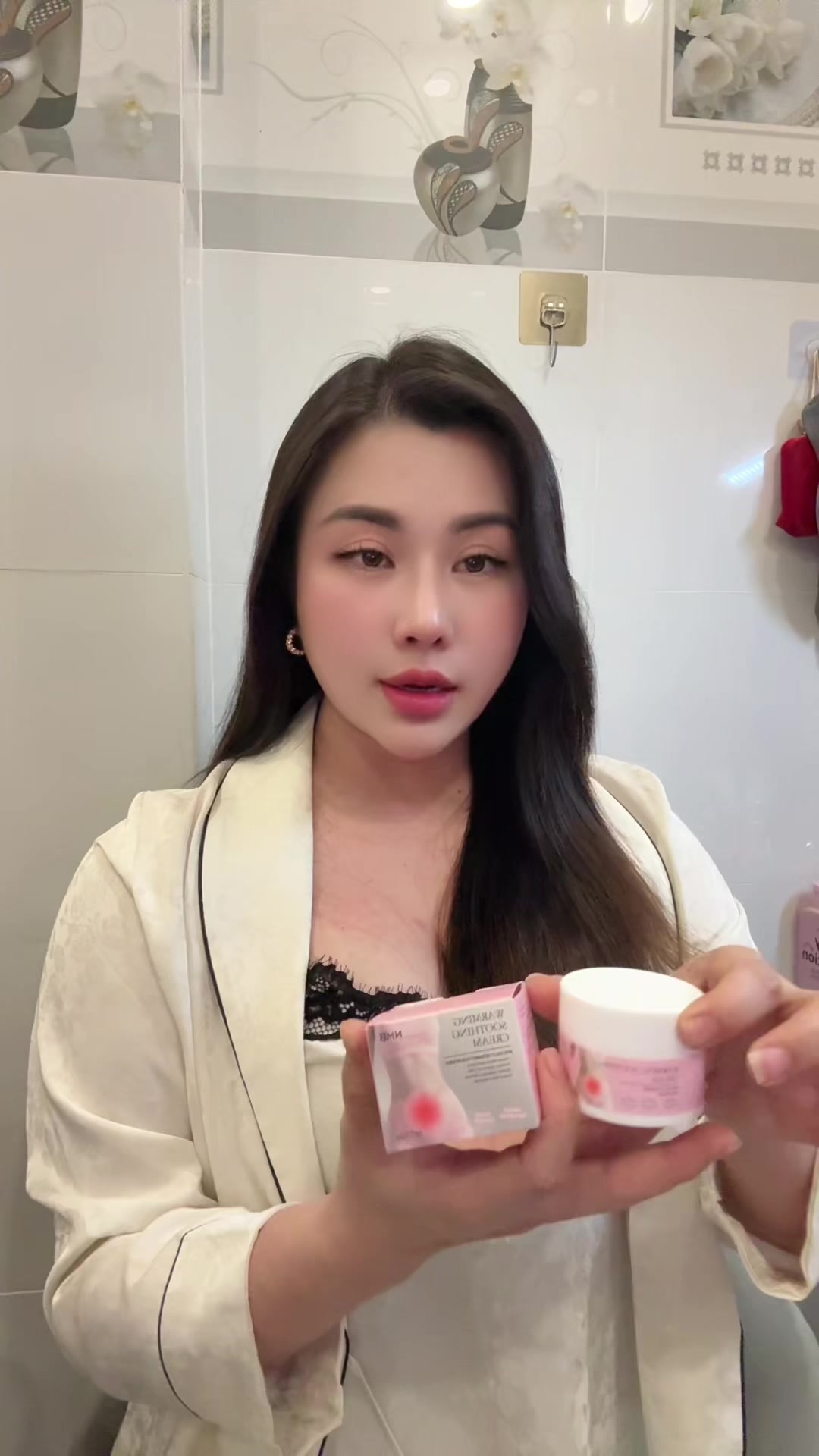 @Ho&agrave;ng Yến
