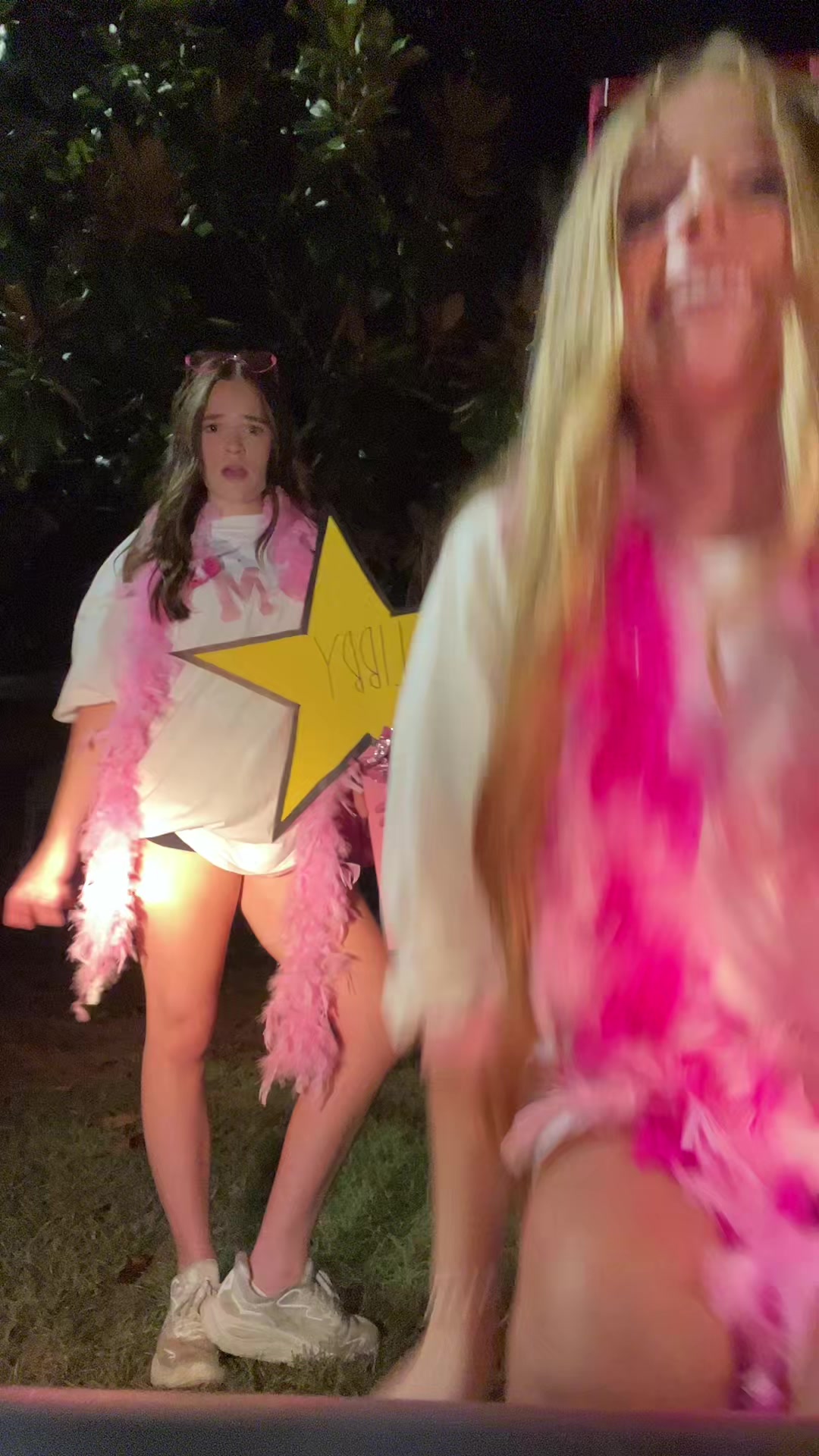 @ellyscottR