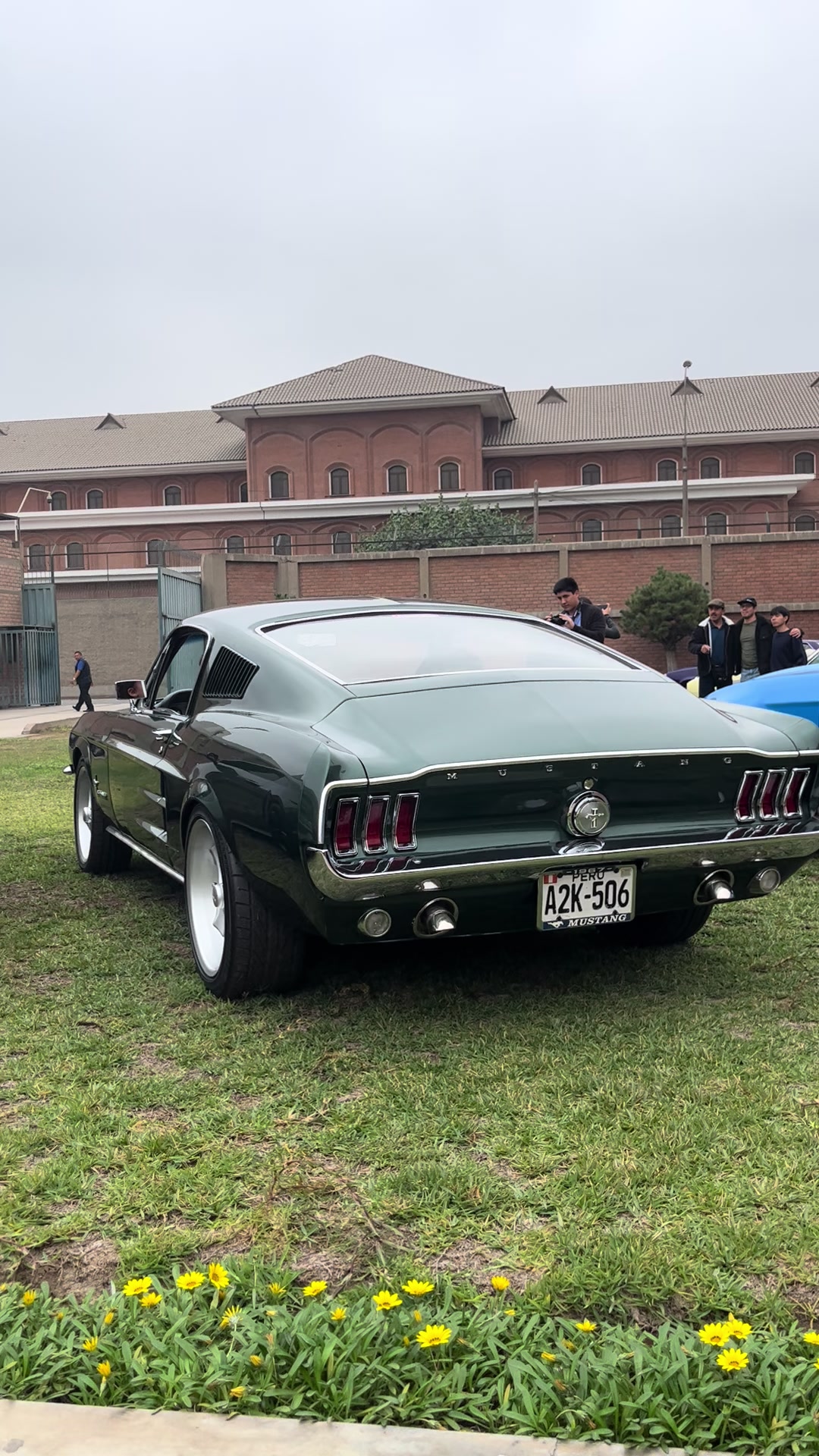 @Autos Americanos Perú