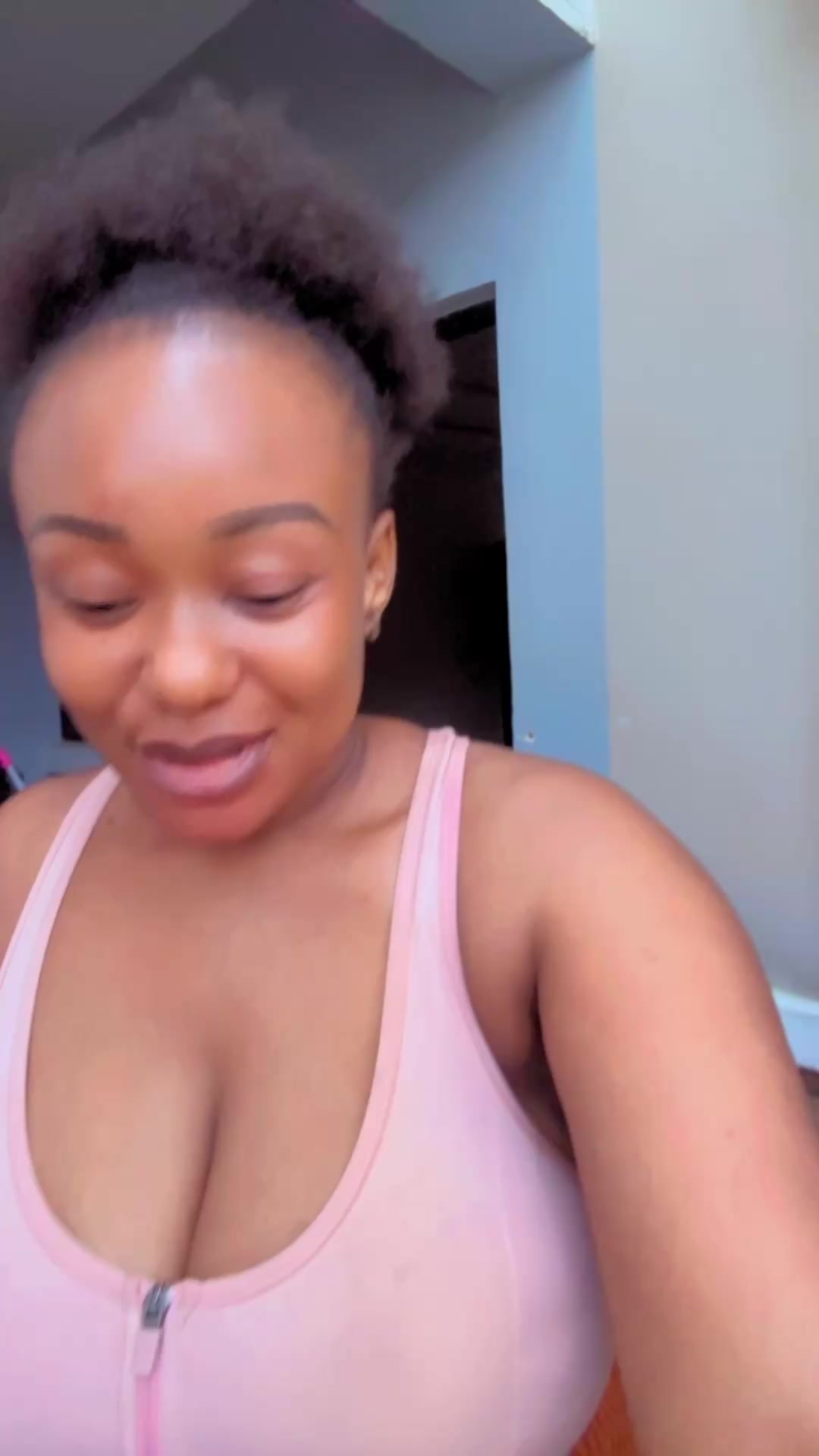 @She_is_veey