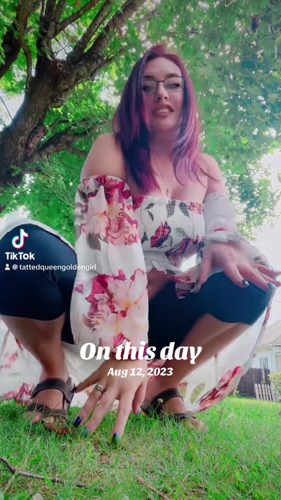 @tattedqueengoldengirl