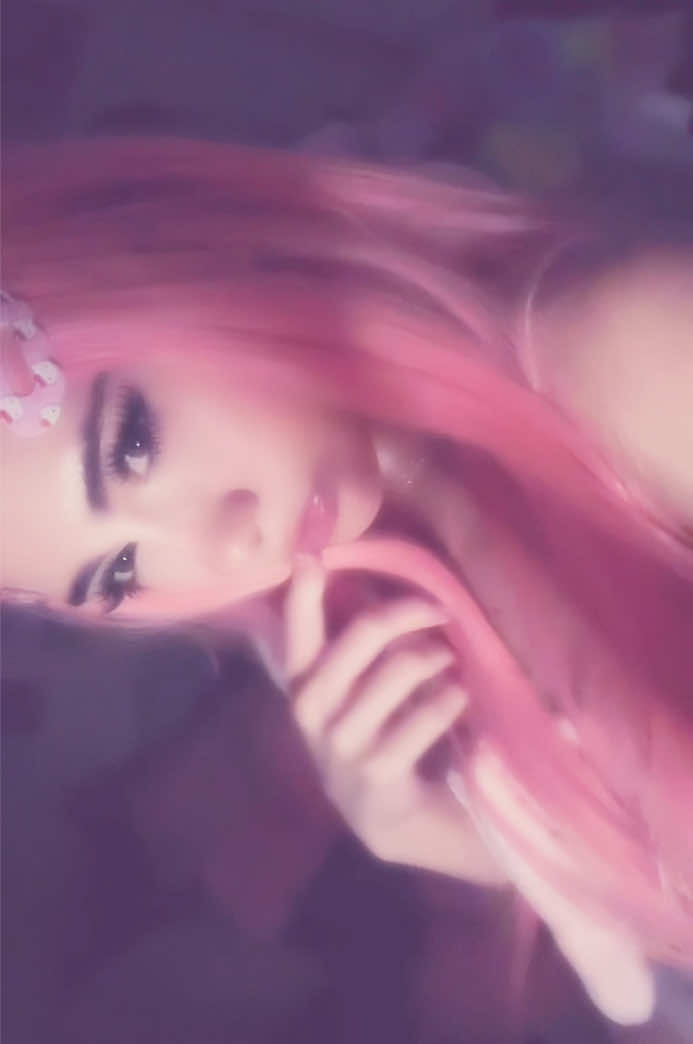 @Rosey🦄🪽🧁