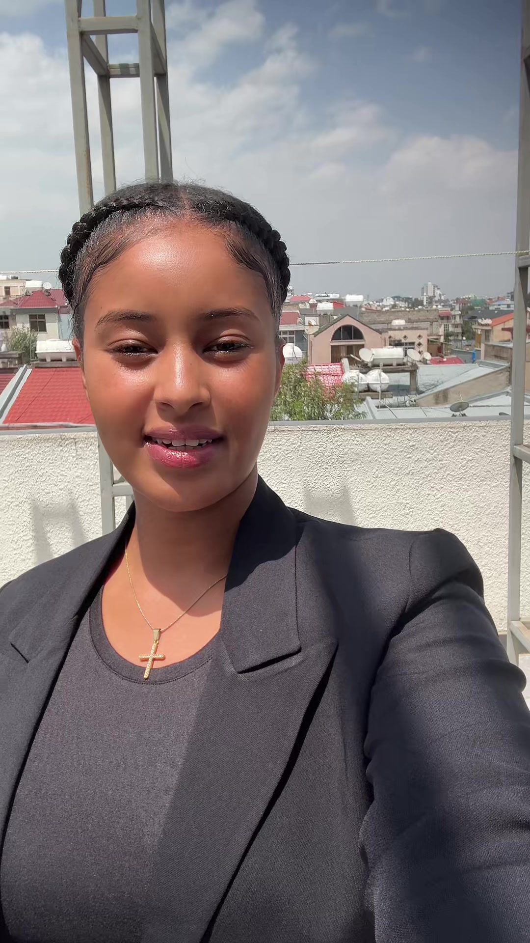 @Bella (እ-ኑ)