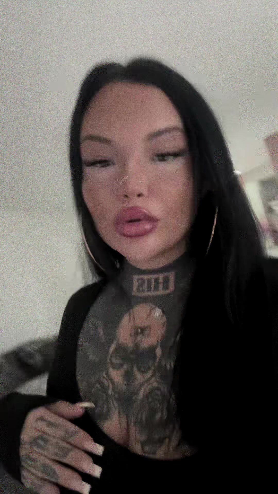 @_melinacurvesss_