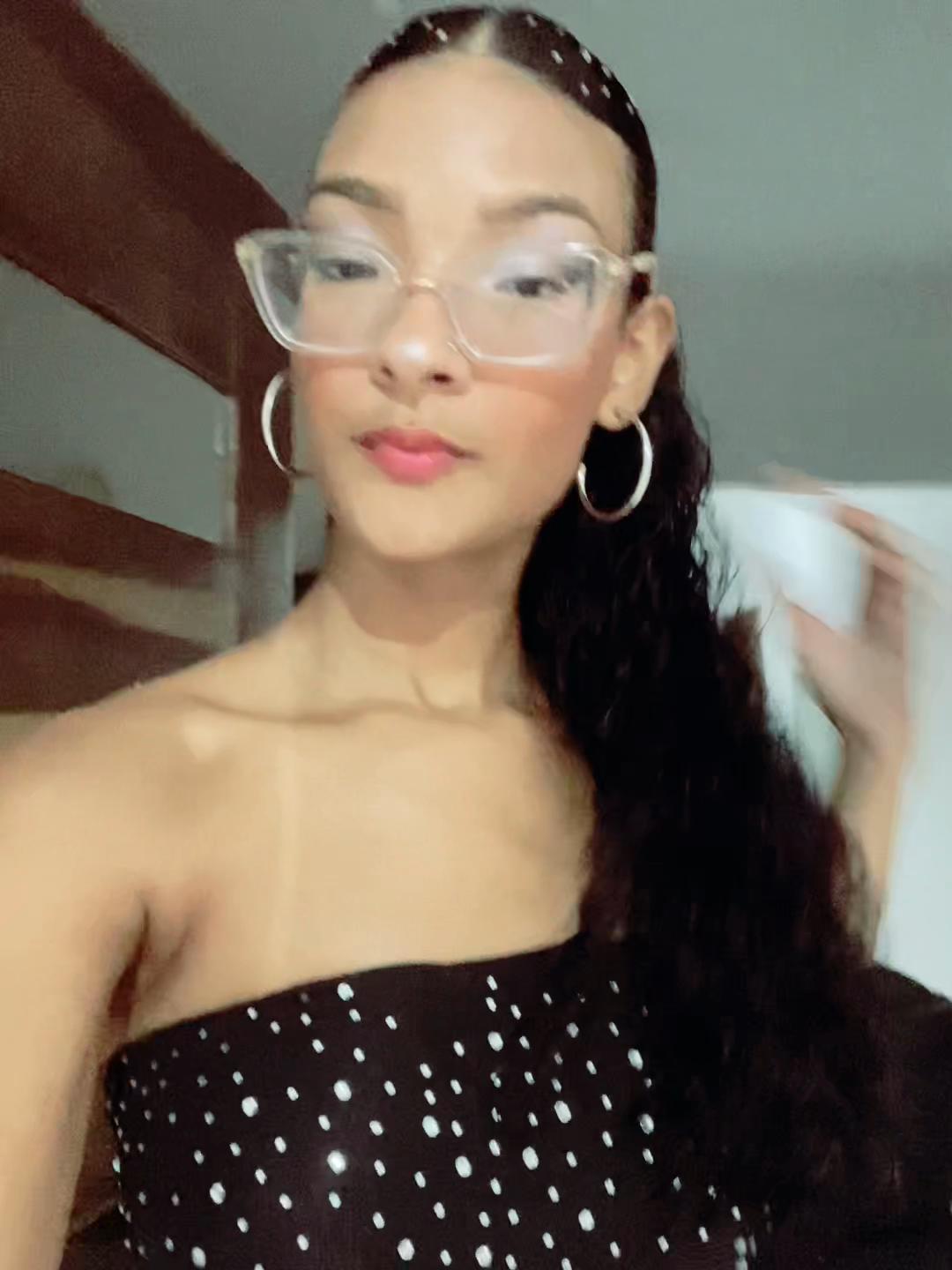 @karina_castro_