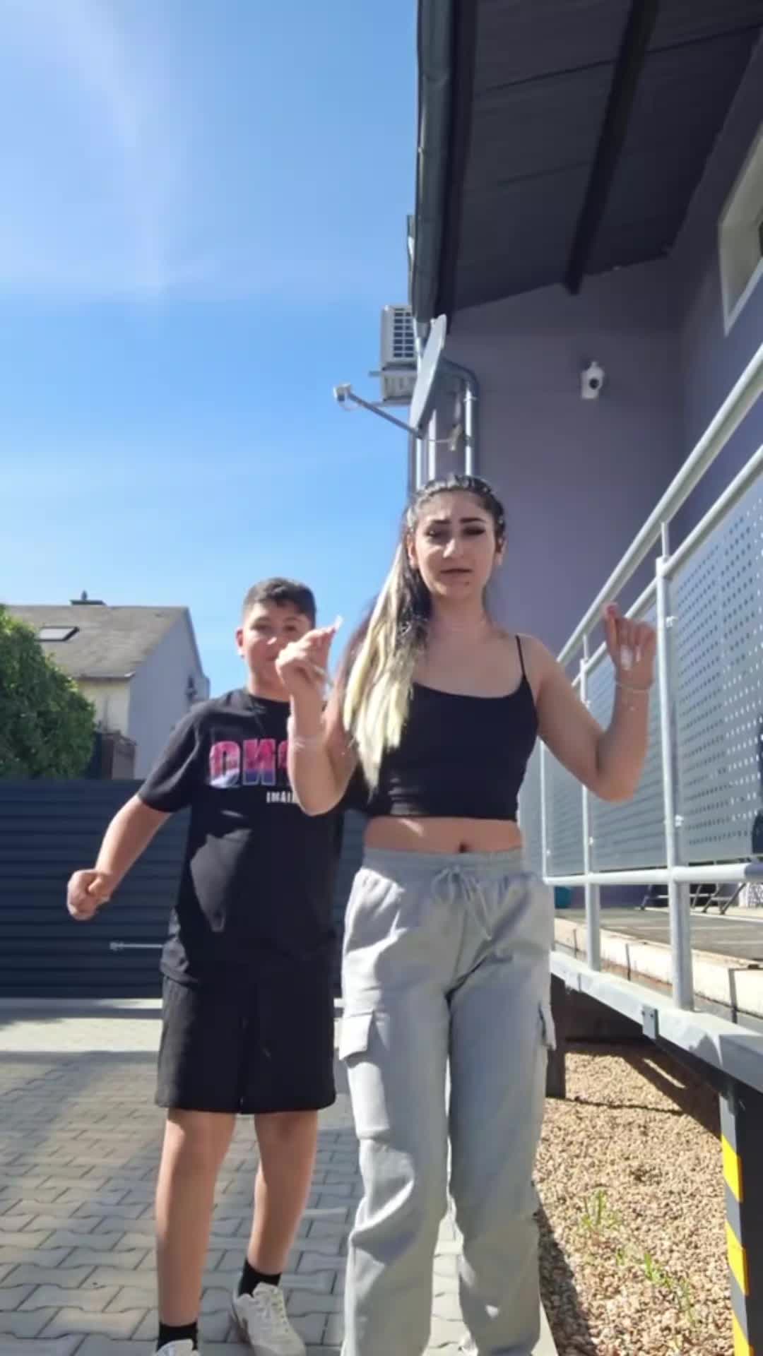@Denisa dominik