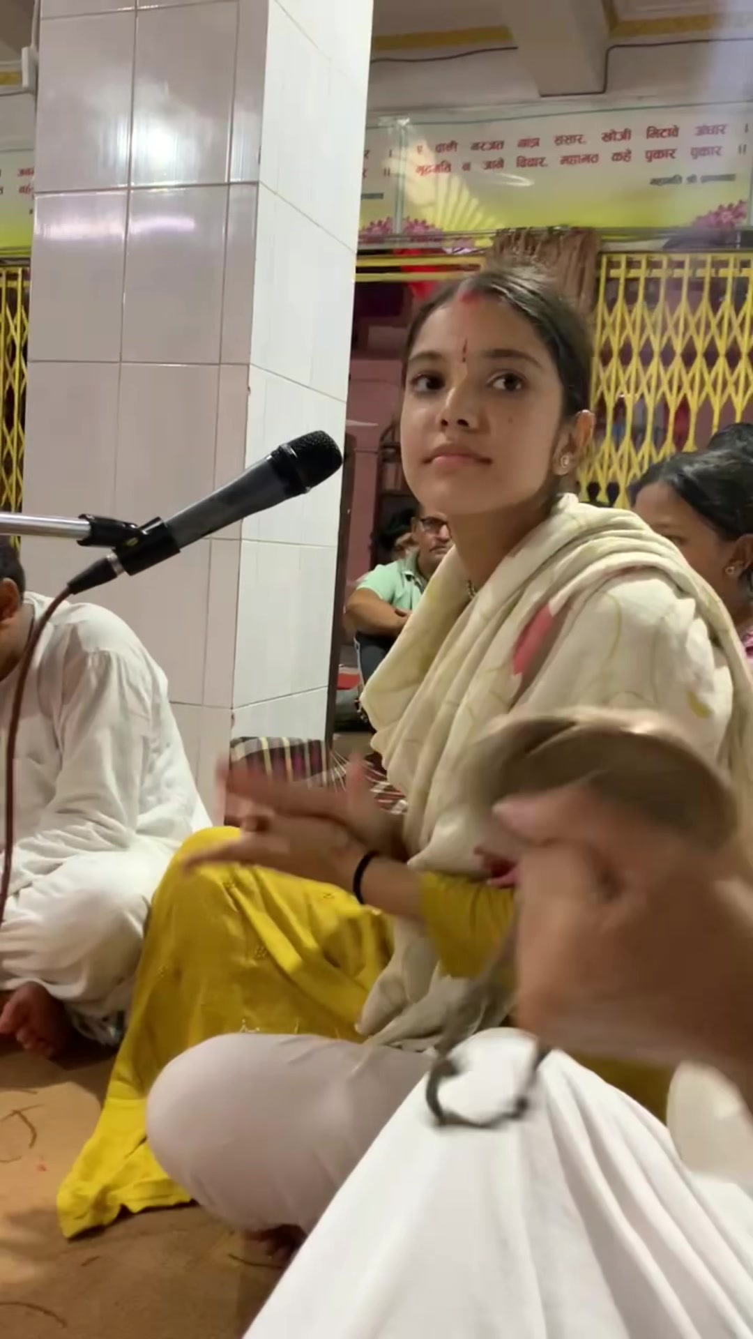 @प्रीति 💫