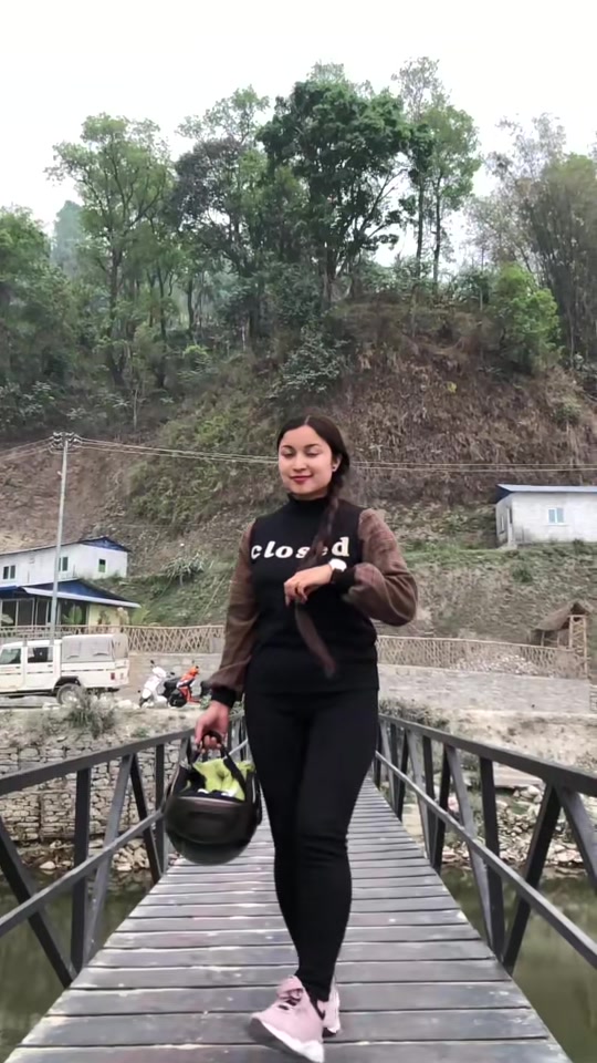 @Anuskamrit 👸&hearts;️🤴🏻🧿