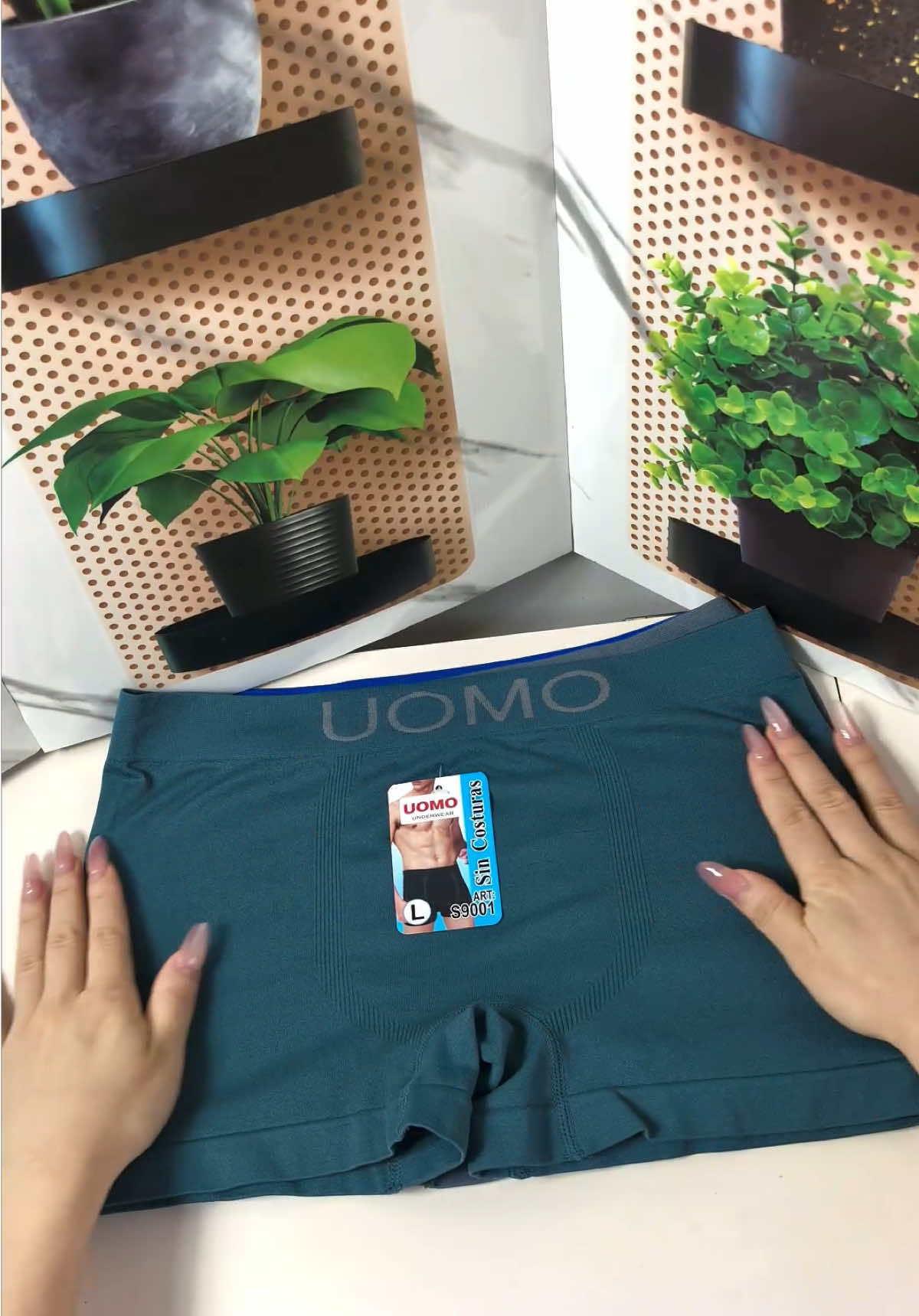 @Uncolive