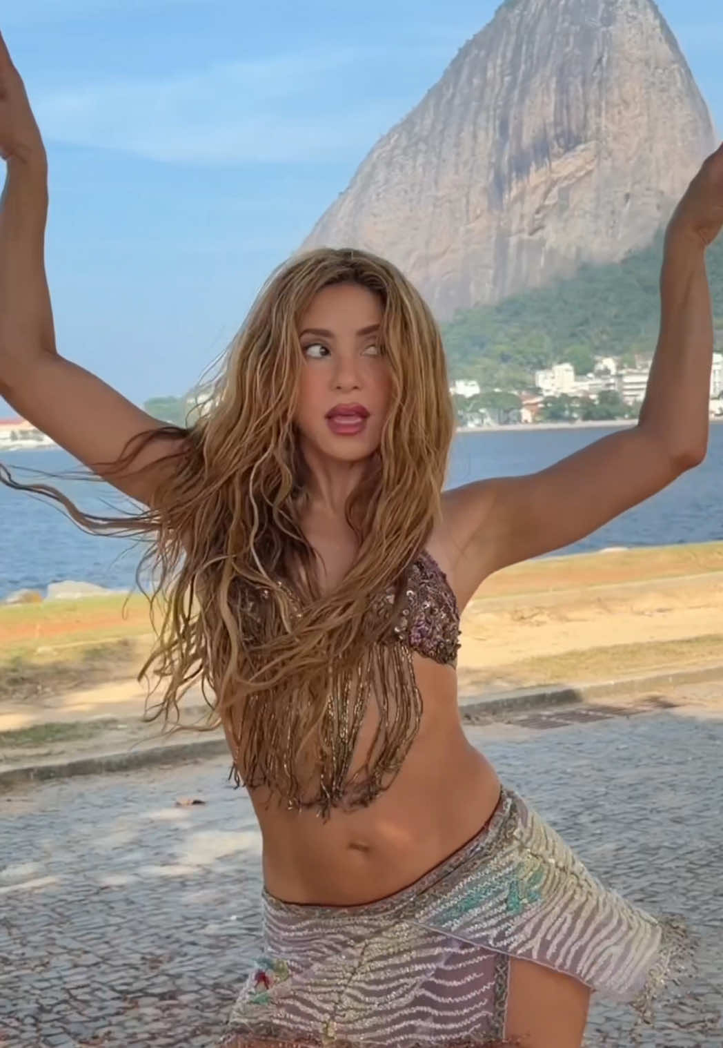 @Shakira