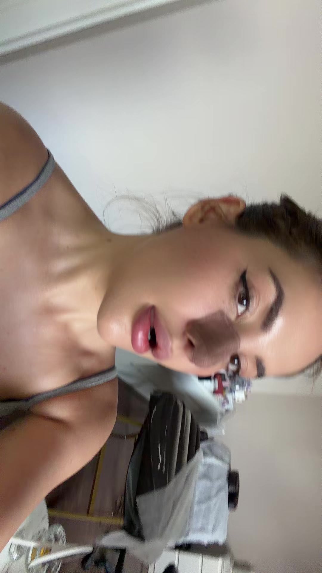 @Tina_corz