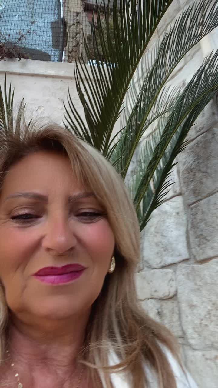 @Tina