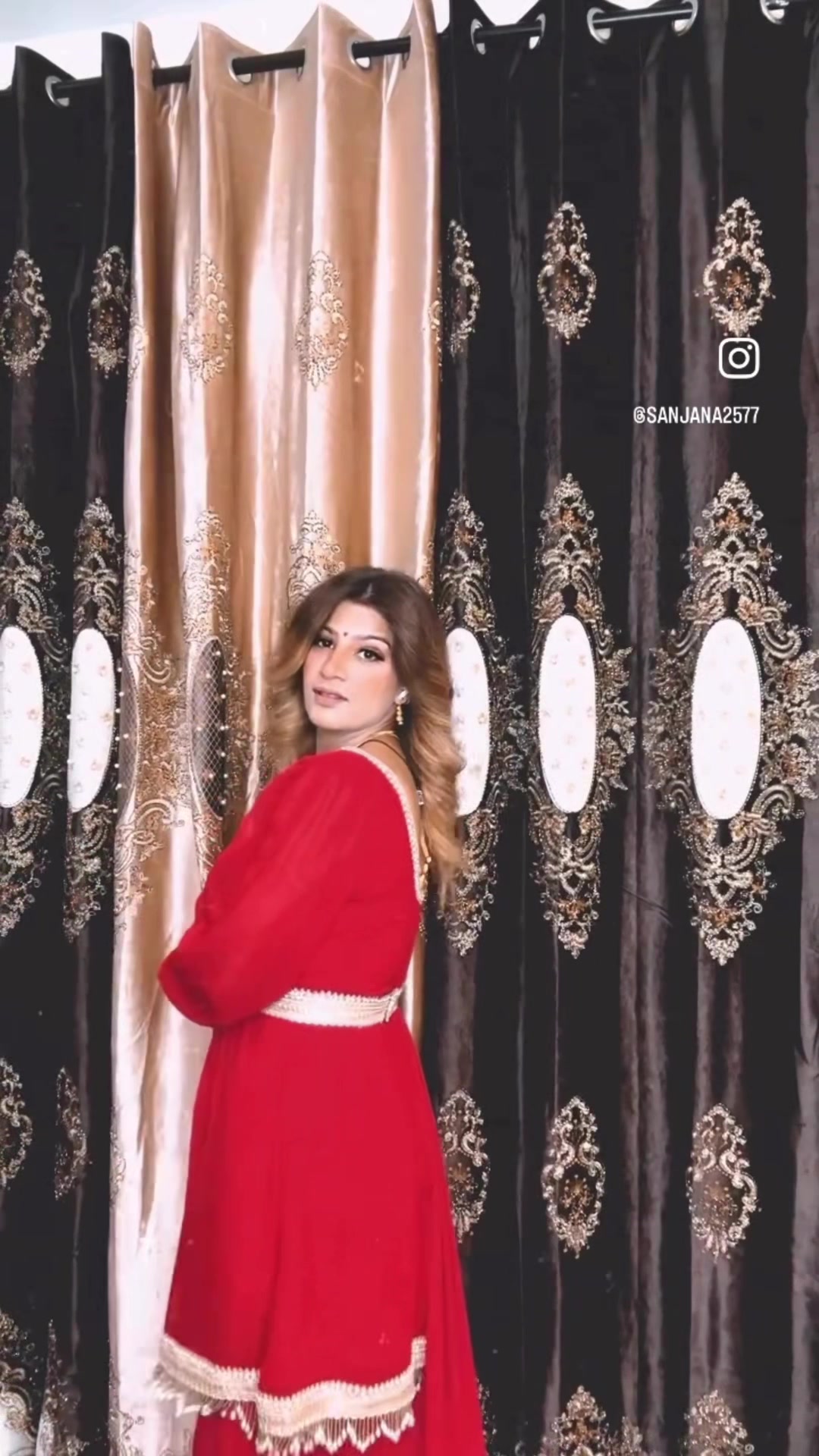 @👑 𝓤𝓢𝓐 𝓠𝓾𝓮𝓮𝓷 👑