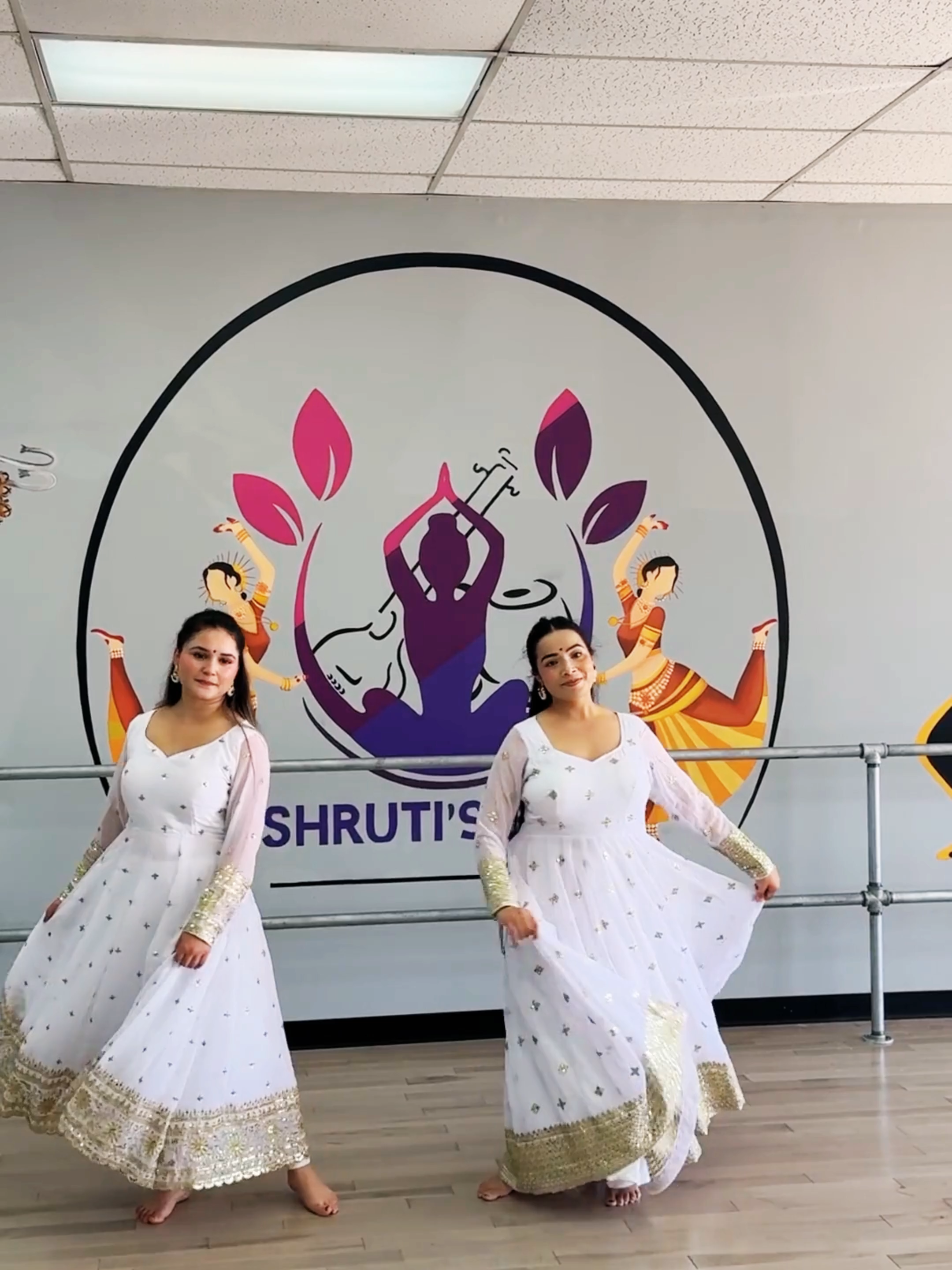 @shrutisdanceandyoga