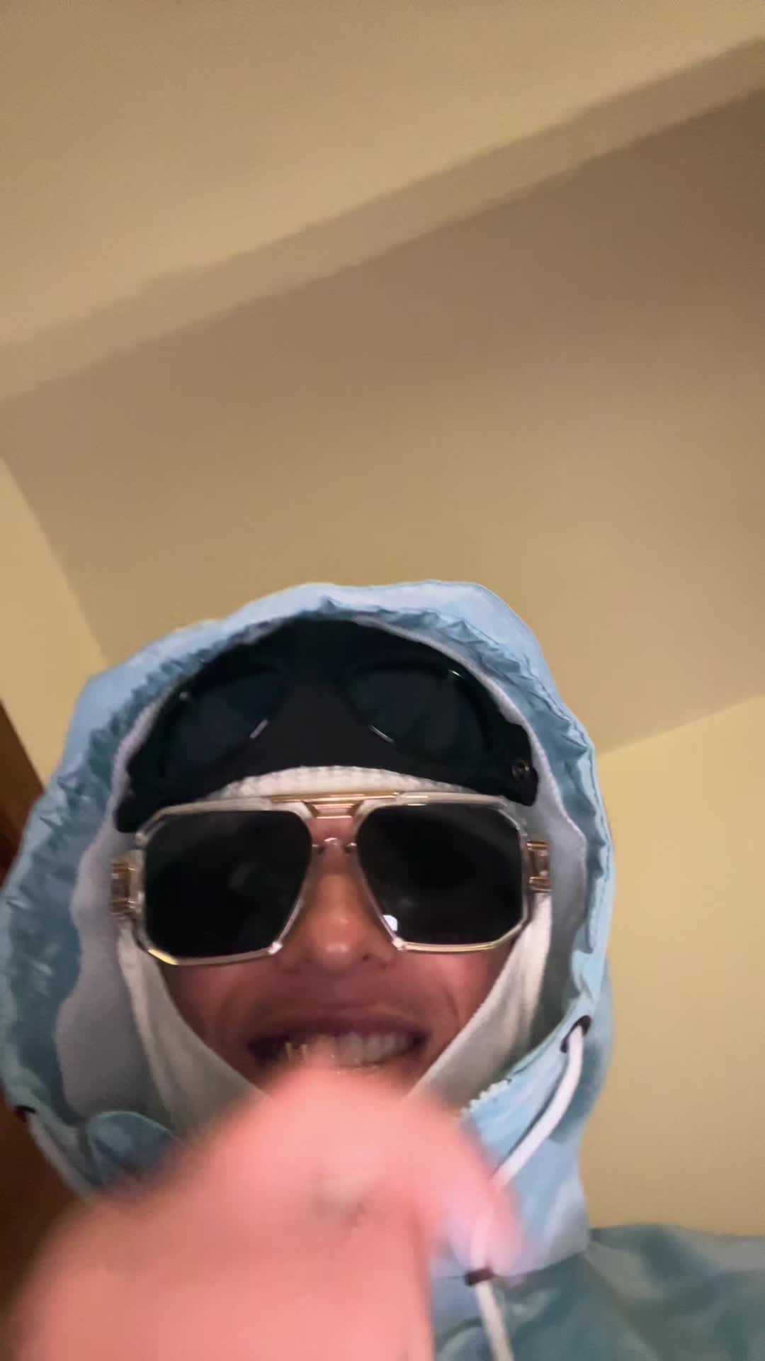 @walloma_