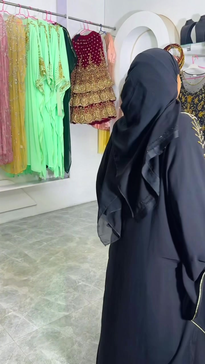 @Hafi henna design &rental dres
