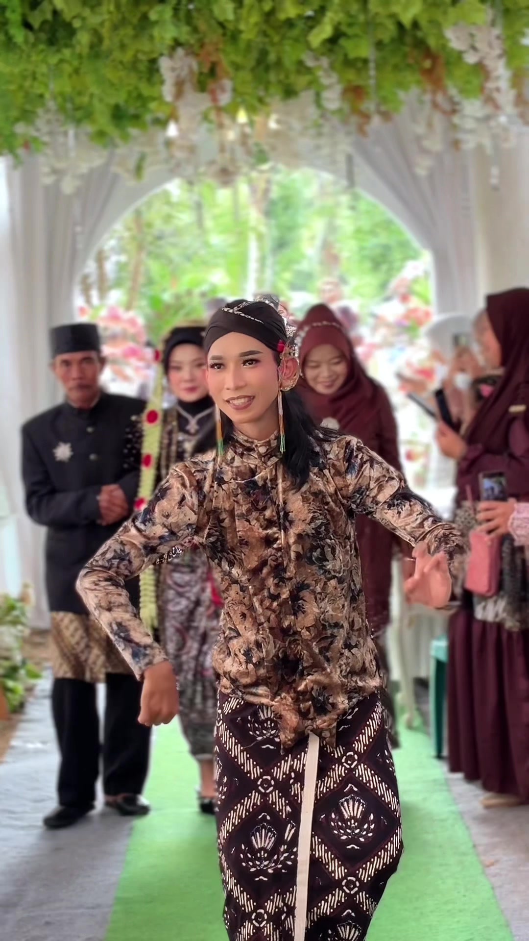 @Mbak Sari || Cucuk Lampah