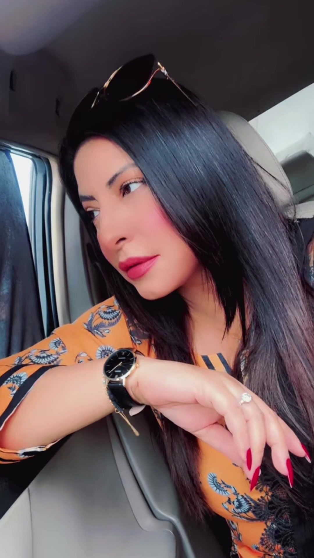 @Uzmaa tahir