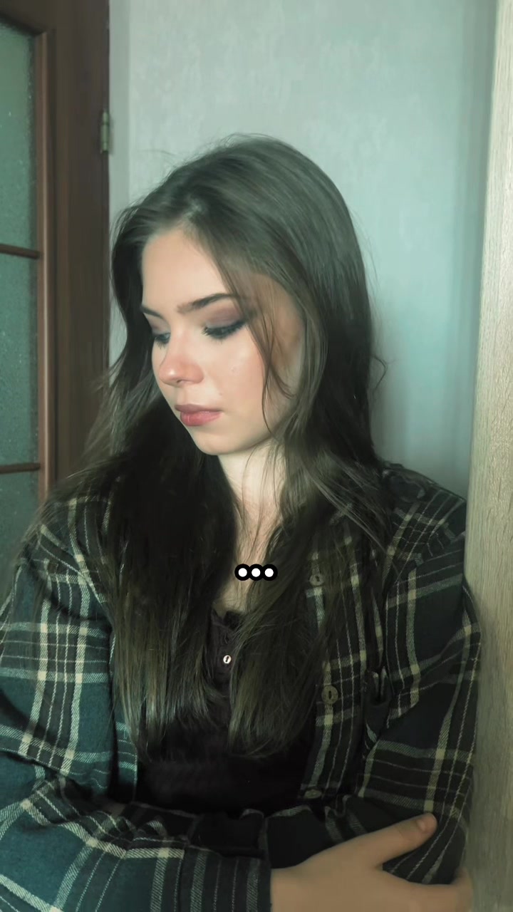 @Elisv_