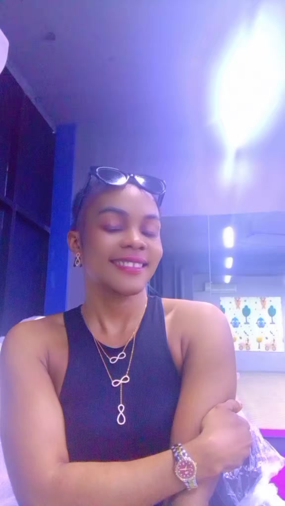 @happy gal 256