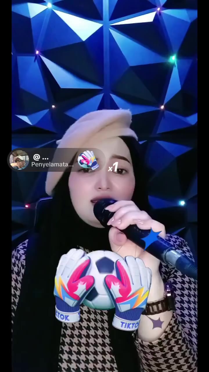 @Ce.amel13