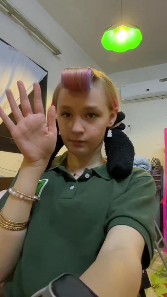 @pinkblondie30