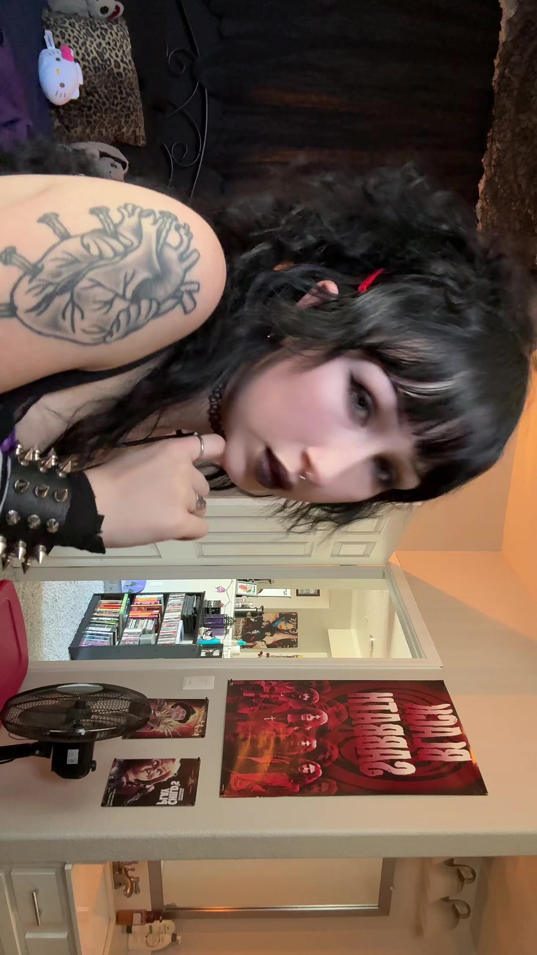 @<8