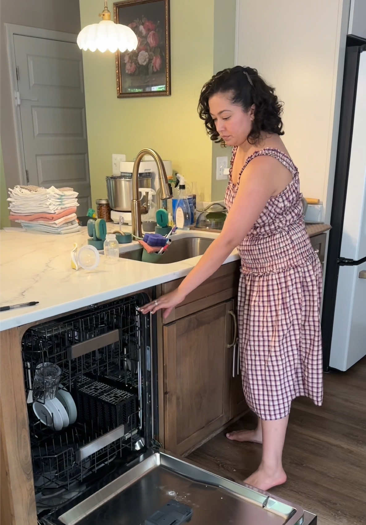 @Victoria Homemaking + Cleaning