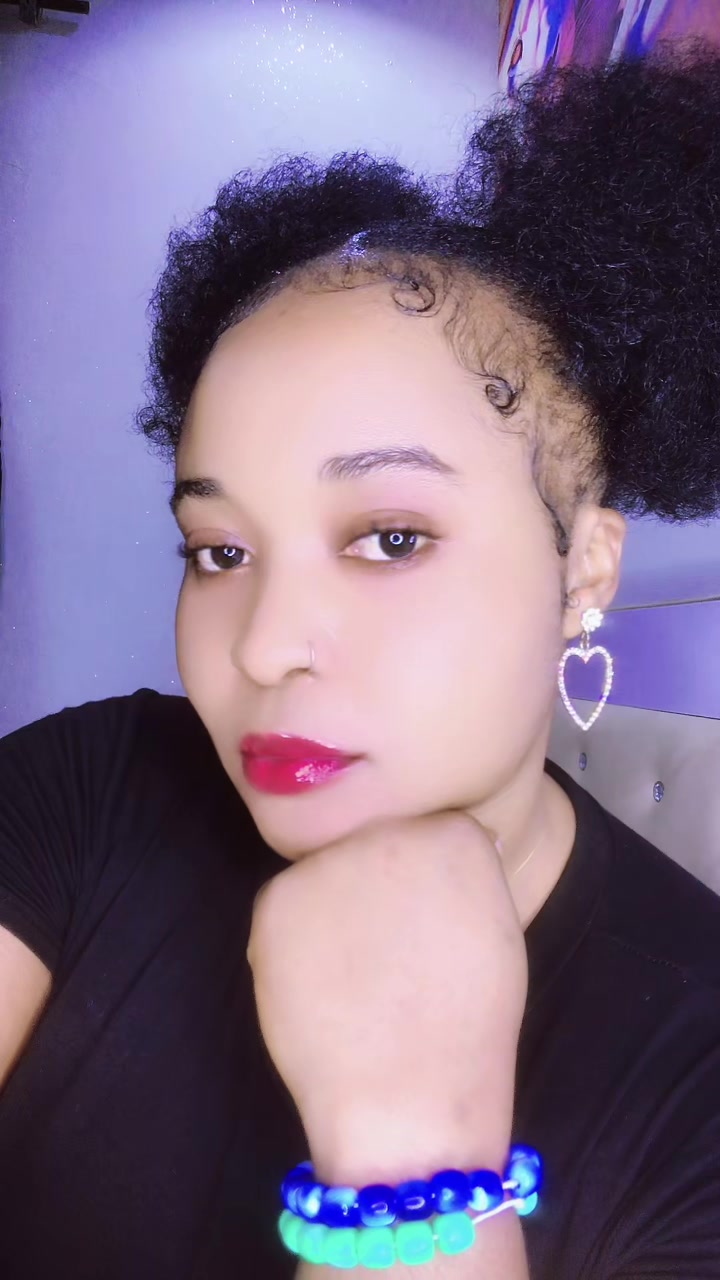 @โ Aniva Diva โ