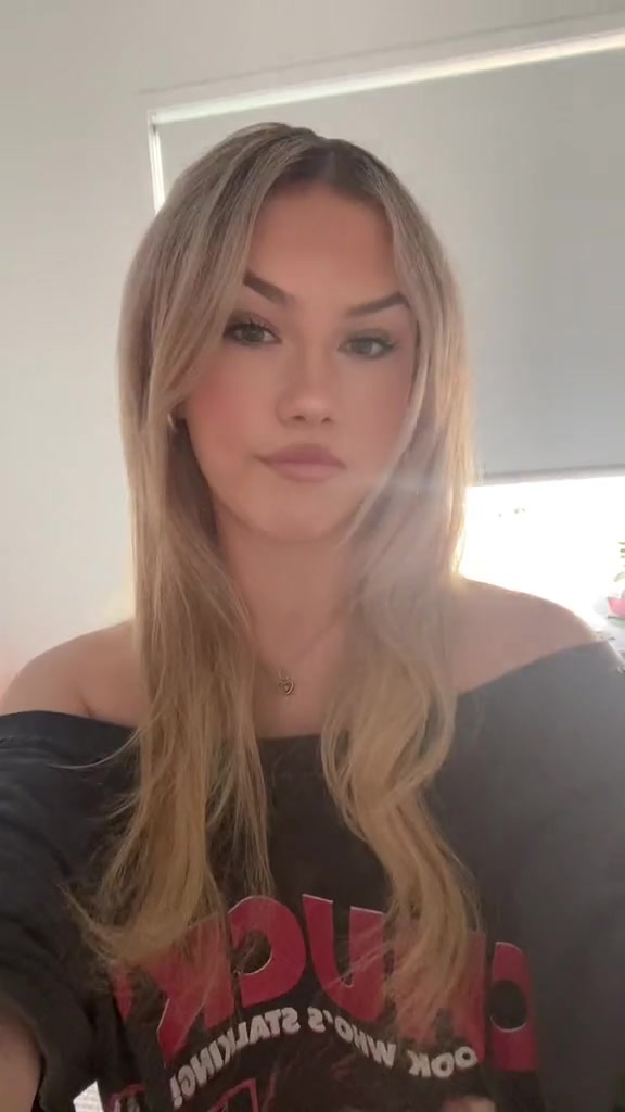 @leighlooooooo