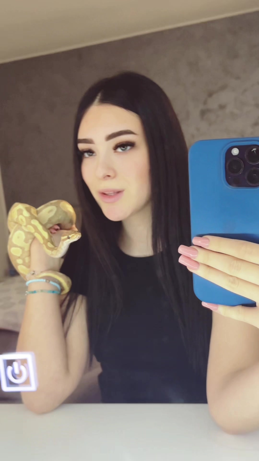@MM