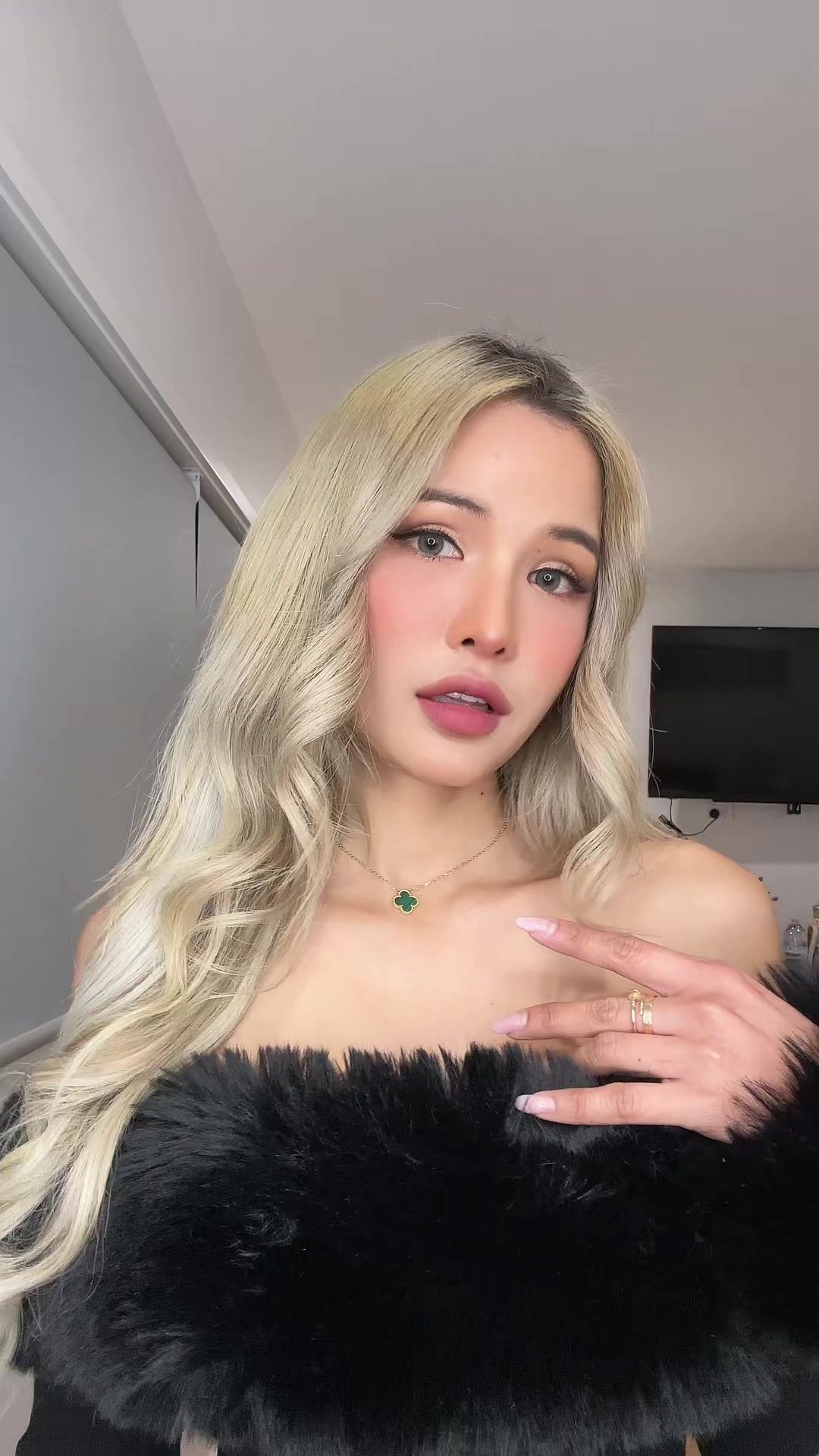 @toknee