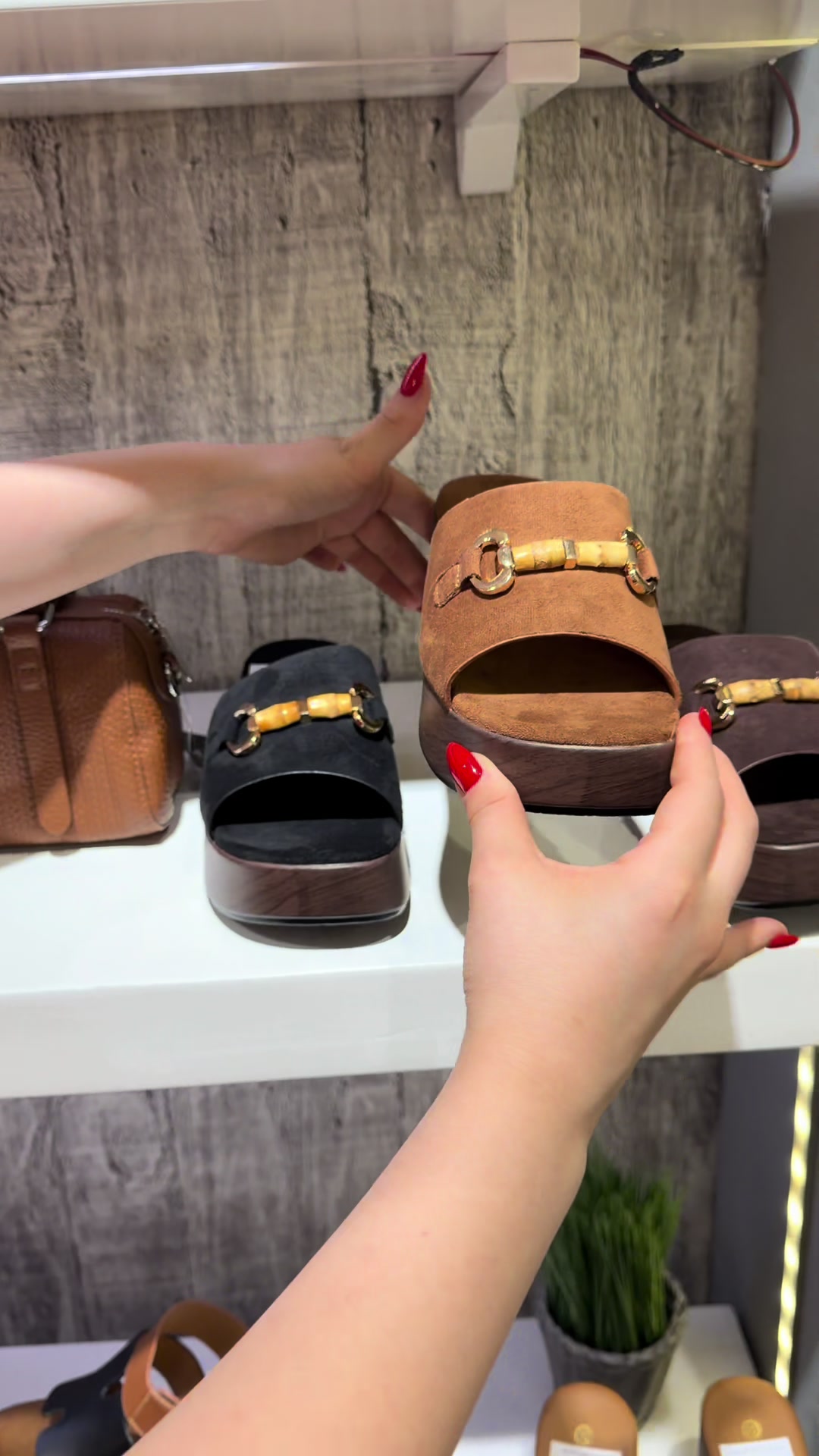 @Azar Shoes Store