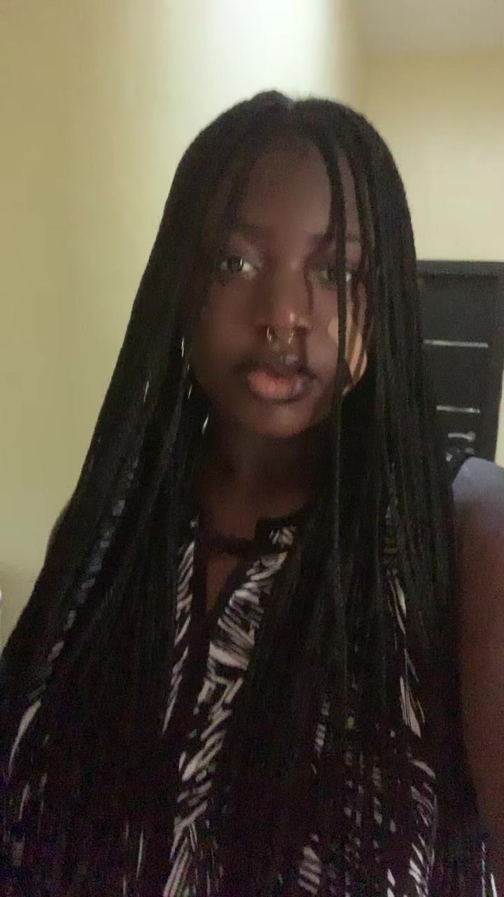 @𝔂𝓿𝓸𝓷𝓷𝓮💘