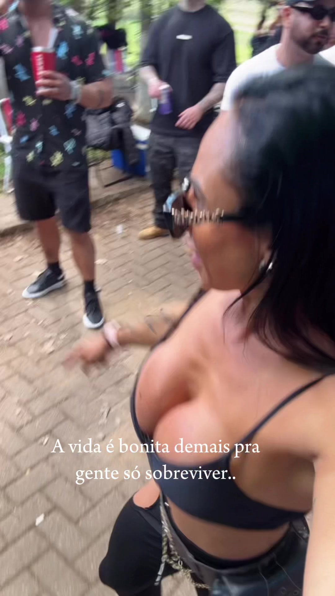 @Viviana Anny