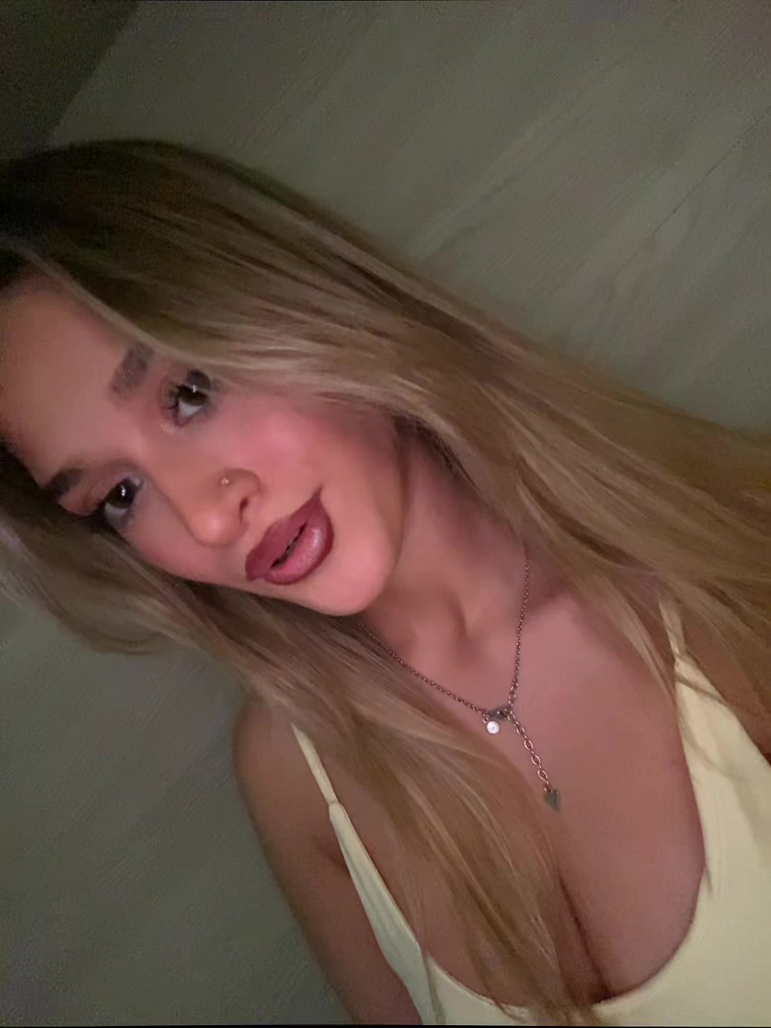 @𝒳𝒽